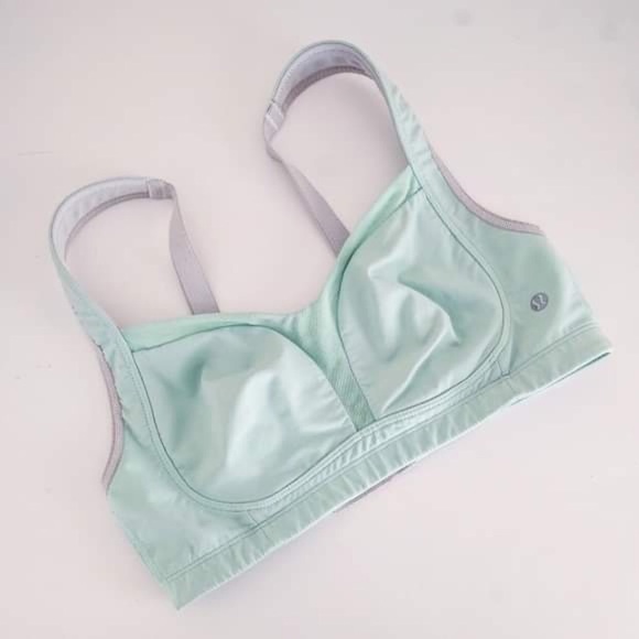 Lululemon “ta ta tamer” sports bra - Picture 3 of 6